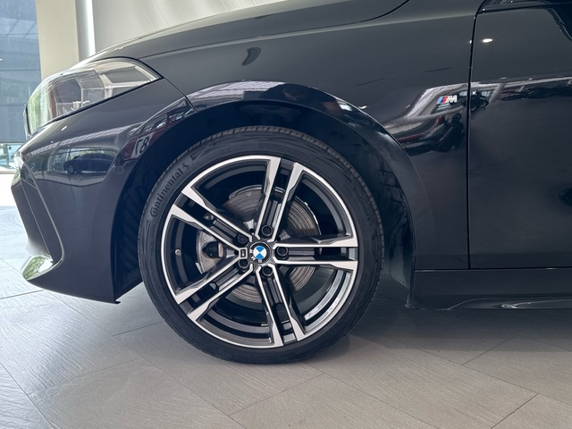 BMW Serie 1 118i color Negro. Año 2021. 103KW(140CV). Gasolina. En concesionario Motor Gorbea de Álava