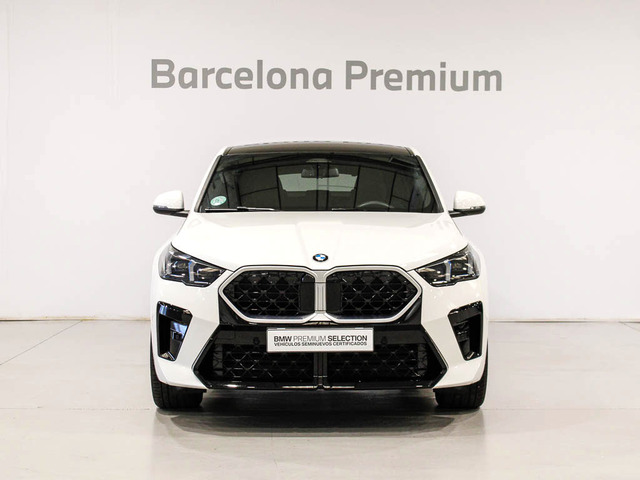 BMW X2 sDrive18d color Blanco. Año 2025. 110KW(150CV). Diésel. En concesionario Barcelona Premium -- GRAN VIA de Barcelona