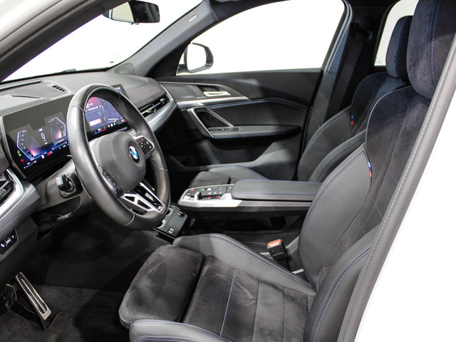 BMW X2 sDrive18d color Blanco. Año 2025. 110KW(150CV). Diésel. En concesionario Barcelona Premium -- GRAN VIA de Barcelona