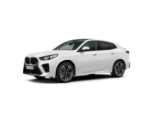 Fotos de BMW X2 sDrive18d color Blanco. Año 2025. 110KW(150CV). Diésel. En concesionario Barcelona Premium -- GRAN VIA de Barcelona