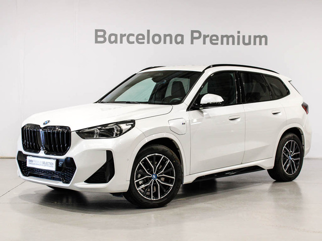 BMW X1 xDrive25e color Blanco. Año 2024. 180KW(245CV). Híbrido Electro/Gasolina. En concesionario Barcelona Premium -- GRAN VIA de Barcelona
