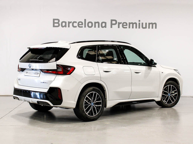 BMW X1 xDrive25e color Blanco. Año 2024. 180KW(245CV). Híbrido Electro/Gasolina. En concesionario Barcelona Premium -- GRAN VIA de Barcelona