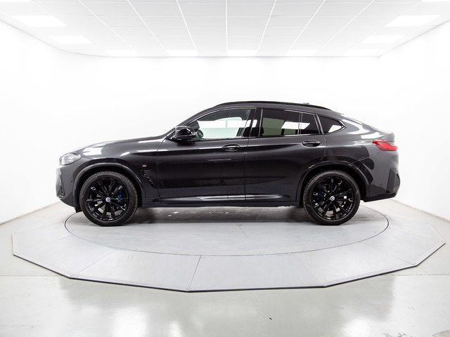 BMW X4 M40d color Gris. Año 2024. 250KW(340CV). Diésel. En concesionario Móvil Begar Alicante de Alicante