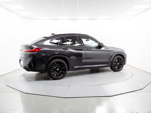 BMW X4 M40d color Gris. Año 2024. 250KW(340CV). Diésel. En concesionario Móvil Begar Alicante de Alicante