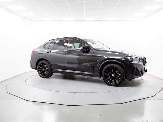 BMW X4 M40d color Gris. Año 2024. 250KW(340CV). Diésel. En concesionario Móvil Begar Alicante de Alicante