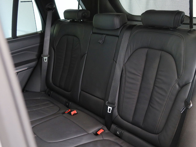 BMW X5 xDrive30d color Blanco. Año 2019. 195KW(265CV). Diésel. En concesionario Autogal de Ourense