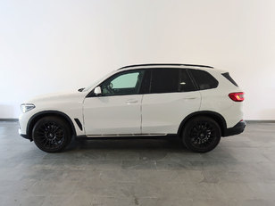 Fotos de BMW X5 xDrive30d color Blanco. Año 2019. 195KW(265CV). Diésel. En concesionario Autogal de Ourense