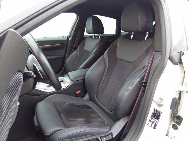 BMW Serie 4 420d Gran Coupe color Blanco. Año 2023. 140KW(190CV). Diésel. En concesionario Augusta Aragon S.A. de Zaragoza