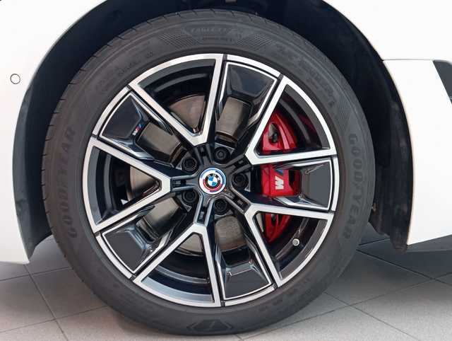 BMW Serie 4 420d Gran Coupe color Blanco. Año 2023. 140KW(190CV). Diésel. En concesionario Augusta Aragon S.A. de Zaragoza