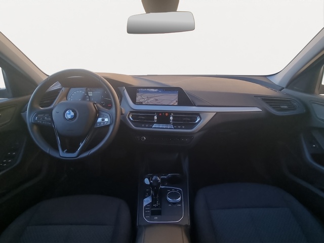 BMW Serie 1 118d color Blanco. Año 2021. 110KW(150CV). Diésel. En concesionario FINESTRAT Automoviles Fersan, S.A. de Alicante