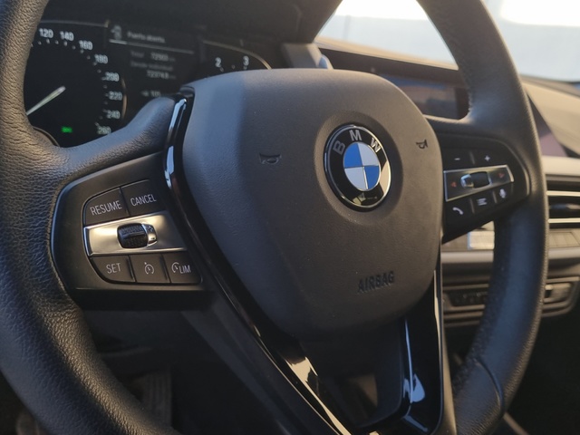 BMW Serie 1 118d color Blanco. Año 2021. 110KW(150CV). Diésel. En concesionario FINESTRAT Automoviles Fersan, S.A. de Alicante