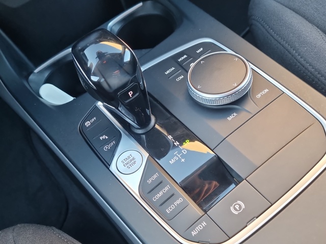 BMW Serie 1 118d color Blanco. Año 2021. 110KW(150CV). Diésel. En concesionario FINESTRAT Automoviles Fersan, S.A. de Alicante