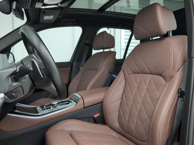 BMW X5 xDrive40d color Negro. Año 2024. 259KW(352CV). Diésel. En concesionario Automotor Premium Viso - Málaga de Málaga