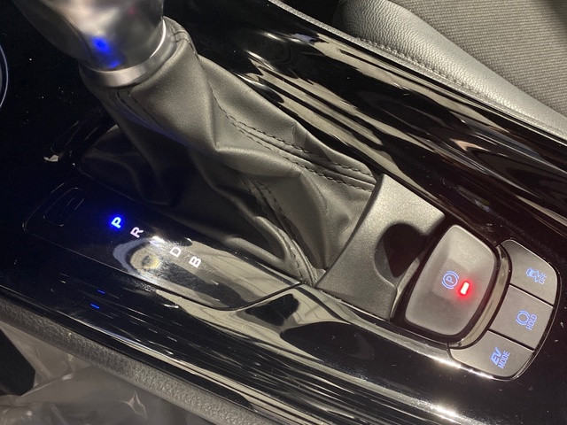 Toyota C-HR 1.8 125H Advance 90 kW (122 CV)