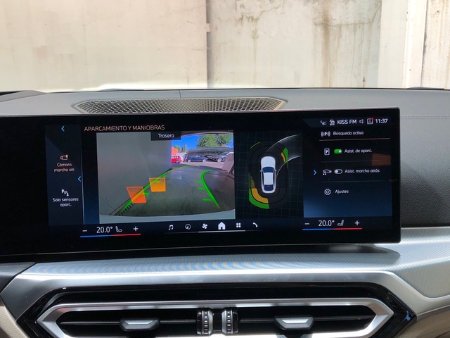 BMW i4 eDrive40 color Blanco. Año 2023. 250KW(340CV). Eléctrico. En concesionario Movilnorte El Plantio de Madrid