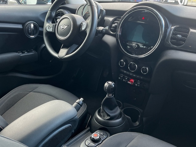 fotoG 7 del MINI MINI 5 Puertas Cooper 100 kW (136 CV) 136cv Gasolina del 2021 en Cantabria