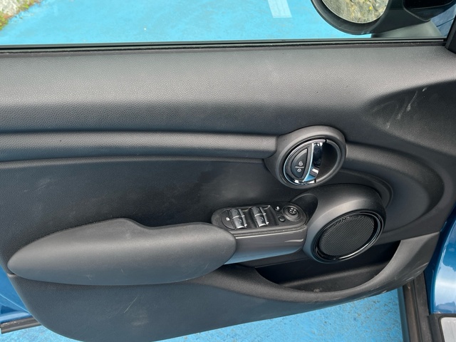 fotoG 15 del MINI MINI 5 Puertas Cooper 100 kW (136 CV) 136cv Gasolina del 2021 en Cantabria