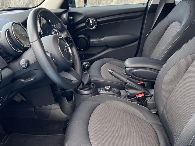 fotoG 20 del MINI MINI 5 Puertas Cooper 100 kW (136 CV) 136cv Gasolina del 2021 en Cantabria