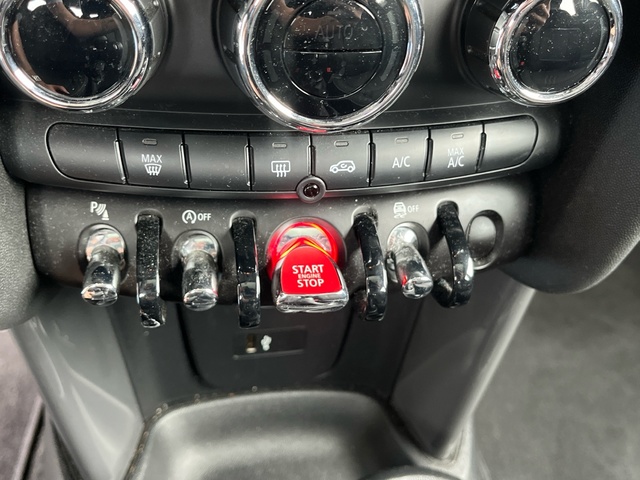 fotoG 23 del MINI MINI 5 Puertas Cooper 100 kW (136 CV) 136cv Gasolina del 2021 en Cantabria