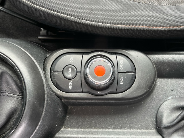 fotoG 24 del MINI MINI 5 Puertas Cooper 100 kW (136 CV) 136cv Gasolina del 2021 en Cantabria