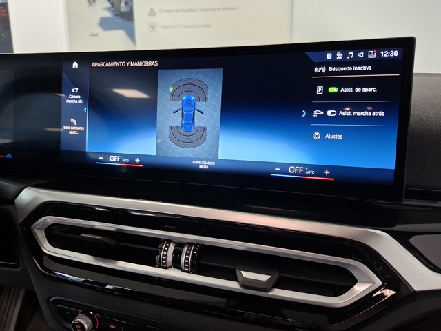 BMW Serie 2 220i Coupe color Azul. Año 2024. 135KW(184CV). Gasolina. En concesionario Automoviles Bertolin, S.L. de Valencia