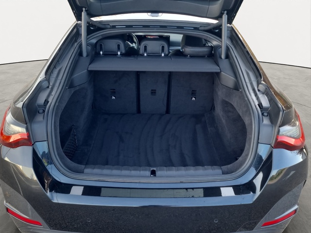 BMW Serie 4 420d Gran Coupe color Negro. Año 2024. 140KW(190CV). Diésel. En concesionario FINESTRAT Automoviles Fersan, S.A. de Alicante