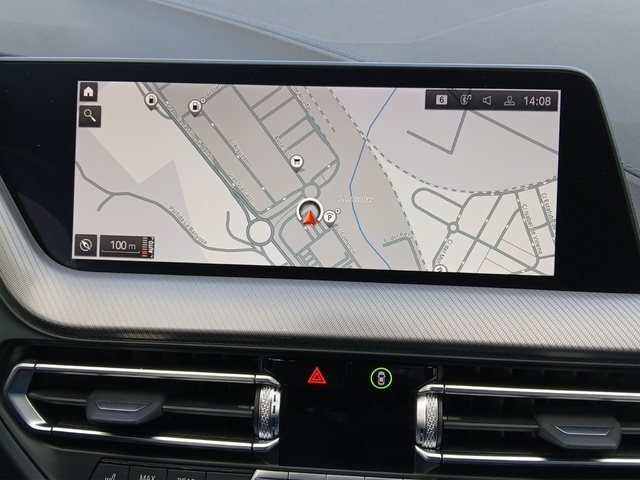 BMW Serie 1 118d color Negro. Año 2024. 110KW(150CV). Diésel. En concesionario GANDIA Automoviles Fersan, S.A. de Valencia