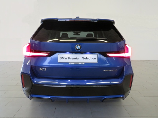 BMW X1 xDrive20d color Azul. Año 2023. 120KW(163CV). Diésel. En concesionario Lugauto S.A. de Lugo