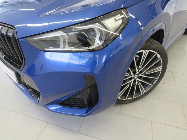 BMW X1 xDrive20d color Azul. Año 2023. 120KW(163CV). Diésel. En concesionario Lugauto S.A. de Lugo