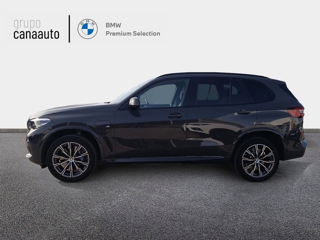 BMW X5 xDrive45e color Gris. Año 2021. 290KW(394CV). Híbrido Electro/Gasolina. En concesionario TACO de Sta. C. Tenerife