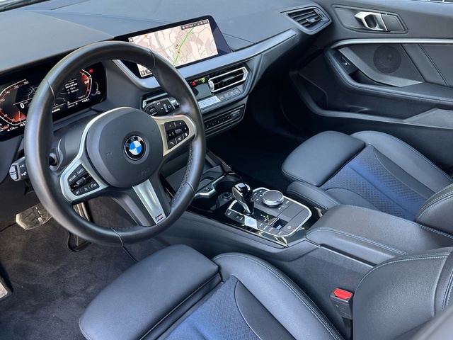 BMW Serie 1 118d color Blanco. Año 2024. 110KW(150CV). Diésel. En concesionario Celtamotor Pontevedra de Pontevedra