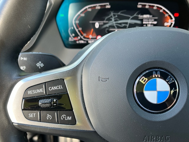 BMW Serie 1 118d color Blanco. Año 2024. 110KW(150CV). Diésel. En concesionario Celtamotor Pontevedra de Pontevedra