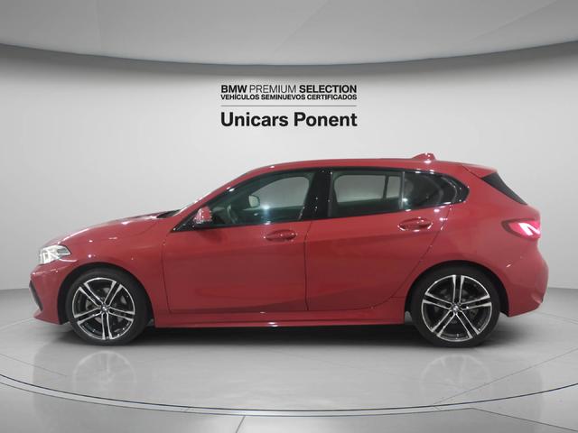 BMW Serie 1 118d color Rojo. Año 2020. 110KW(150CV). Diésel. En concesionario Unicars Ponent de Lleida