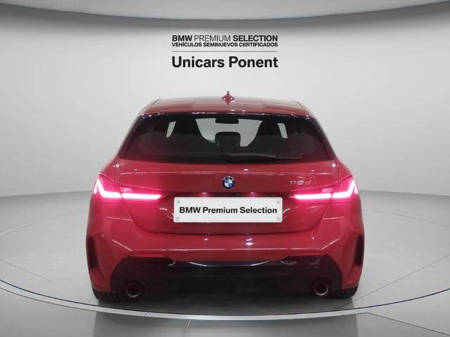 BMW Serie 1 118d color Rojo. Año 2020. 110KW(150CV). Diésel. En concesionario Unicars Ponent de Lleida
