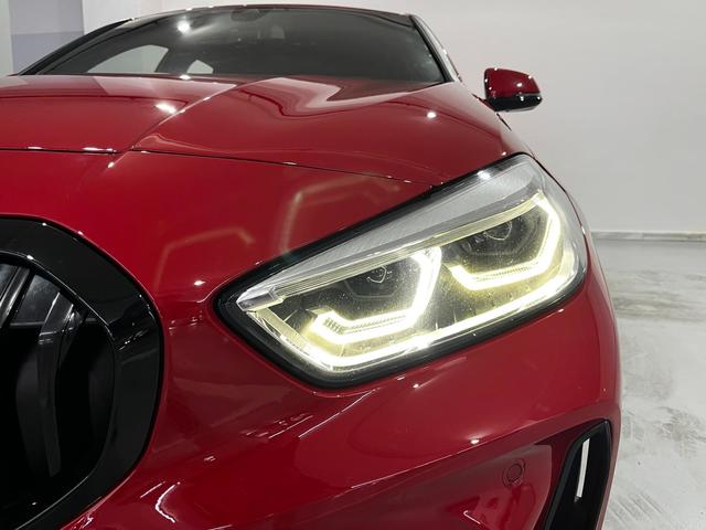 BMW Serie 1 118d color Rojo. Año 2020. 110KW(150CV). Diésel. En concesionario Unicars Ponent de Lleida