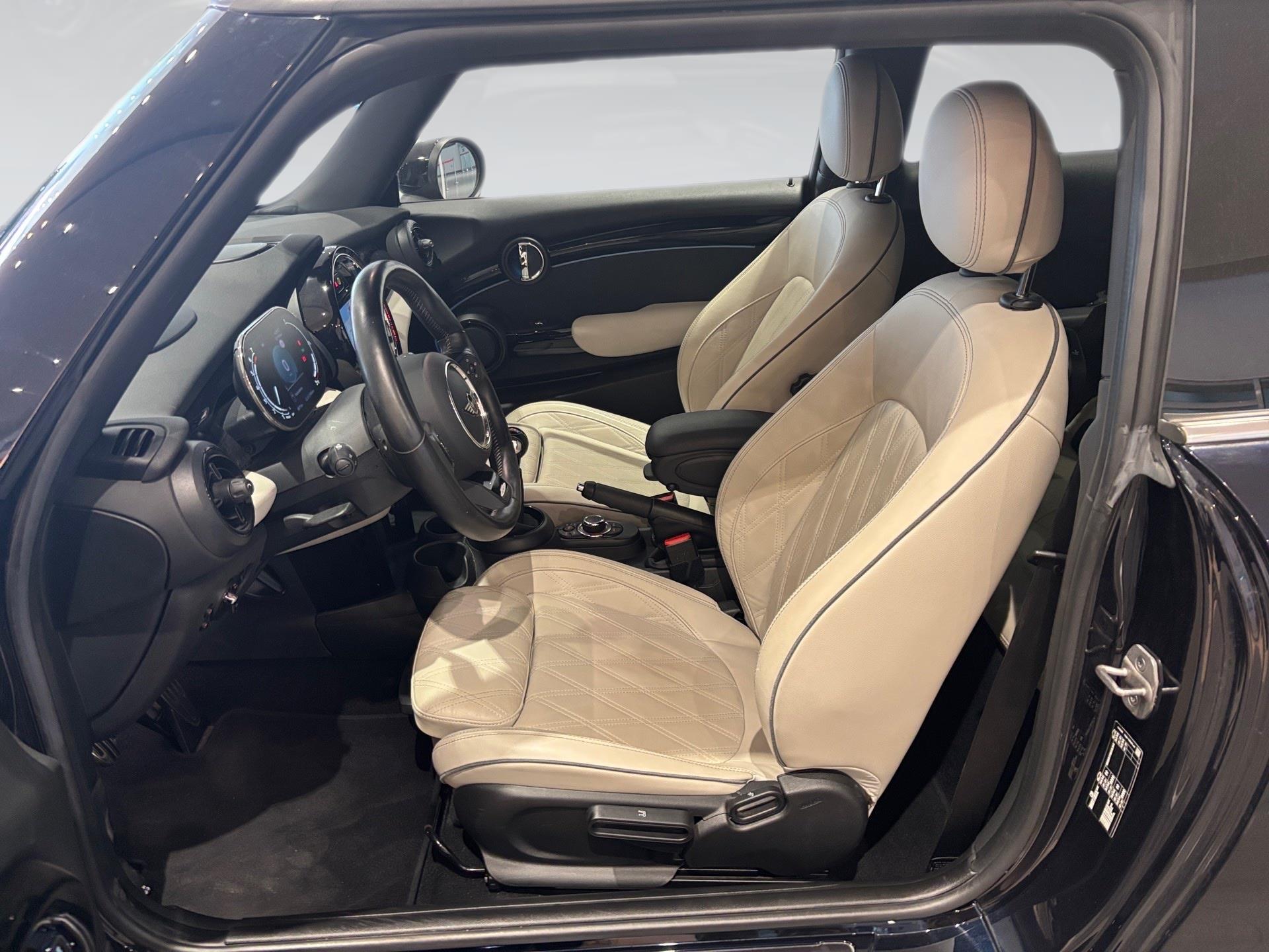 fotoG 14 del MINI MINI Cooper 100 kW (136 CV) 136cv Gasolina del 2021 en Almería