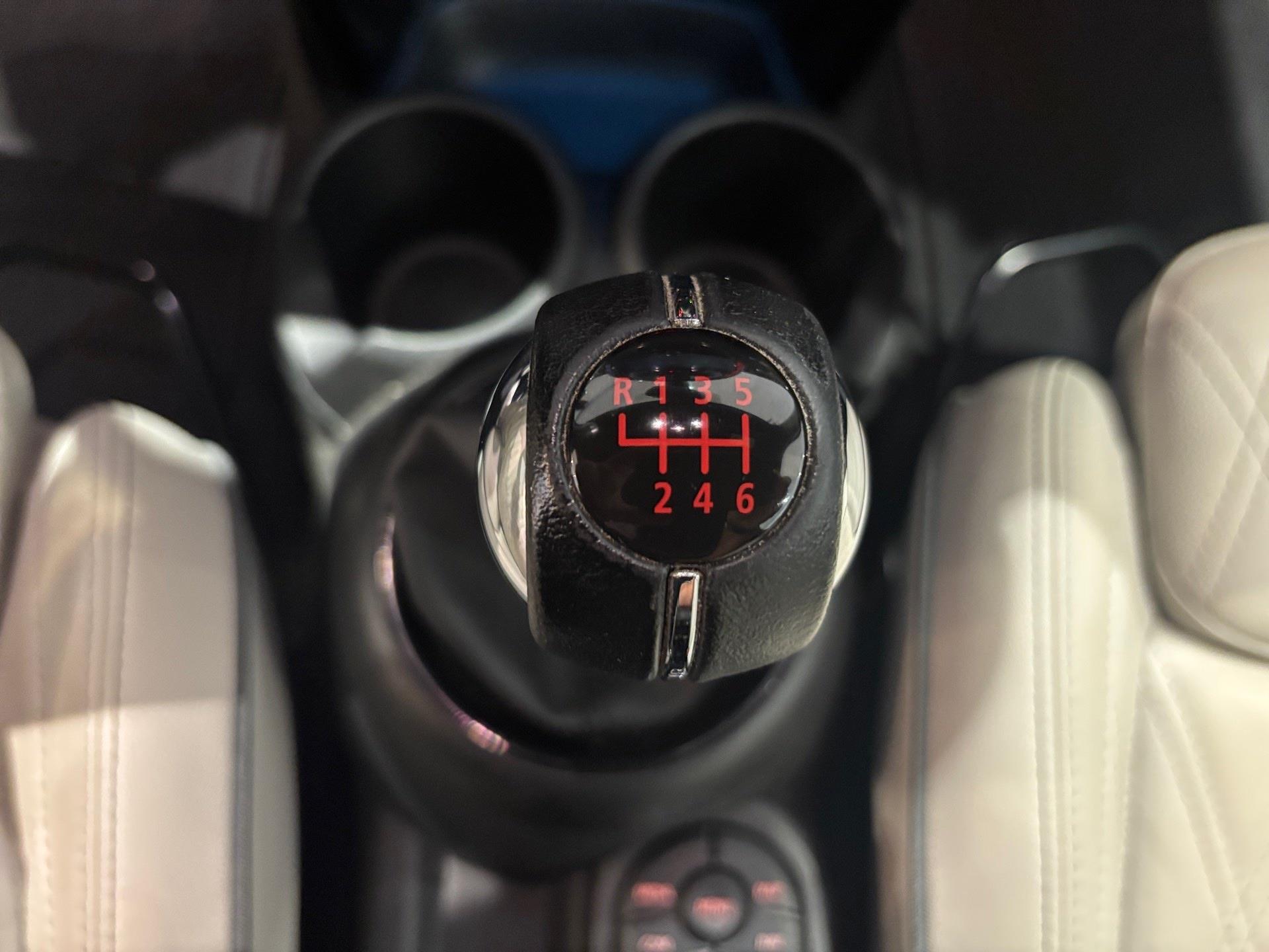 fotoG 16 del MINI MINI Cooper 100 kW (136 CV) 136cv Gasolina del 2021 en Almería