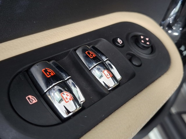 fotoG 24 del MINI MINI Countryman Cooper 100 kW (136 CV) 136cv Gasolina del 2020 en Valencia