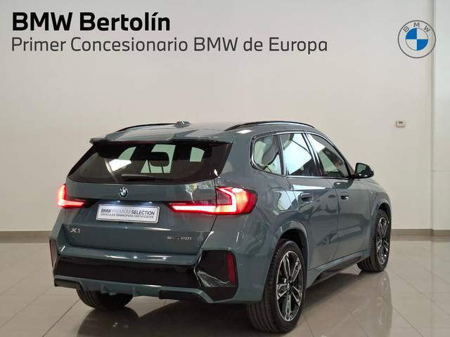 BMW X1 sDrive20i color Verde. Año 2024. 125KW(170CV). Gasolina. En concesionario Automoviles Bertolin S.L. de Valencia