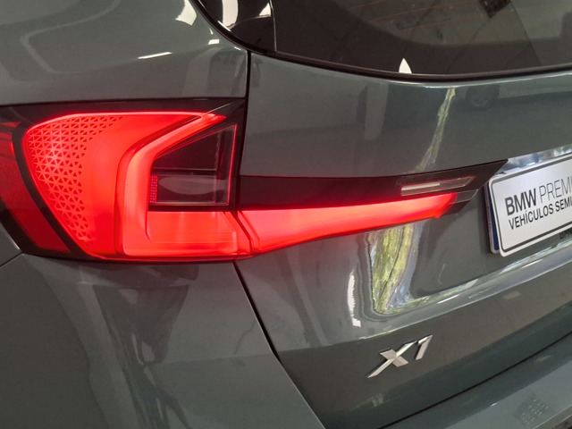 BMW X1 sDrive20i color Verde. Año 2024. 125KW(170CV). Gasolina. En concesionario Automoviles Bertolin S.L. de Valencia