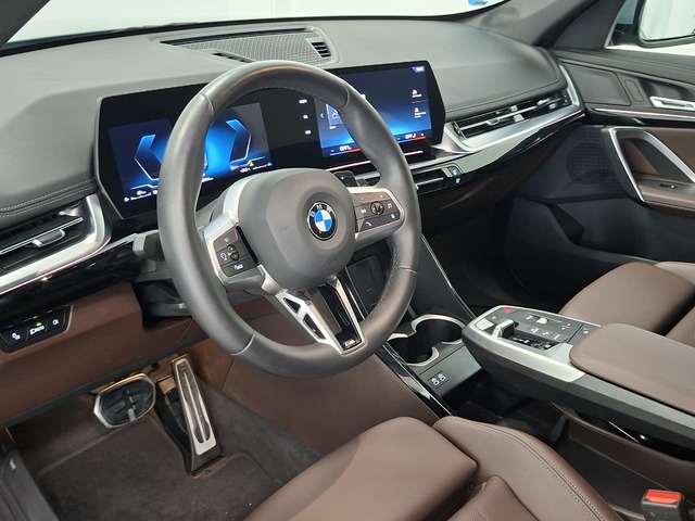 BMW X1 sDrive20i color Verde. Año 2024. 125KW(170CV). Gasolina. En concesionario Automoviles Bertolin S.L. de Valencia