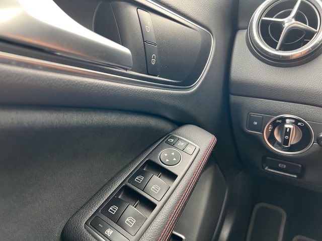 Mercedes-Benz CLA 180 90 kW (122 CV)