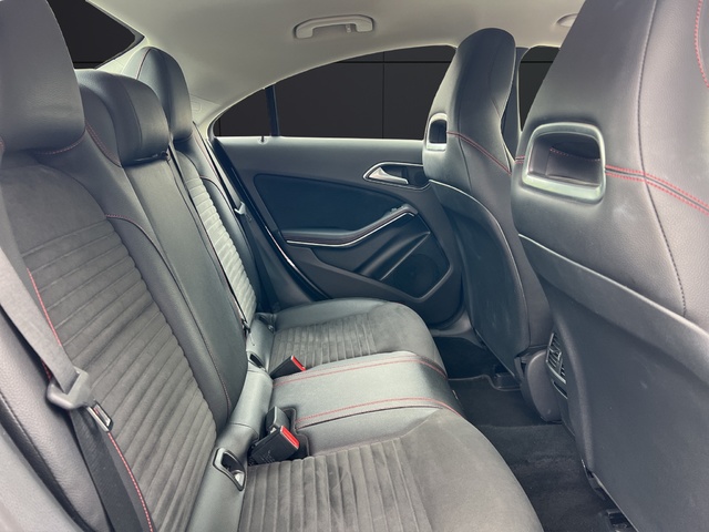 Mercedes-Benz CLA 180 90 kW (122 CV)