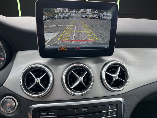 Mercedes-Benz CLA 180 90 kW (122 CV)