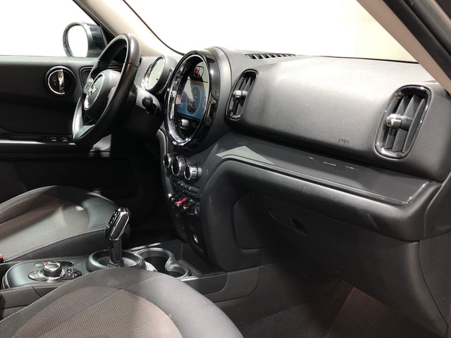 fotoG 7 del MINI MINI Countryman Cooper 100 kW (136 CV) 136cv Gasolina del 2022 en Madrid