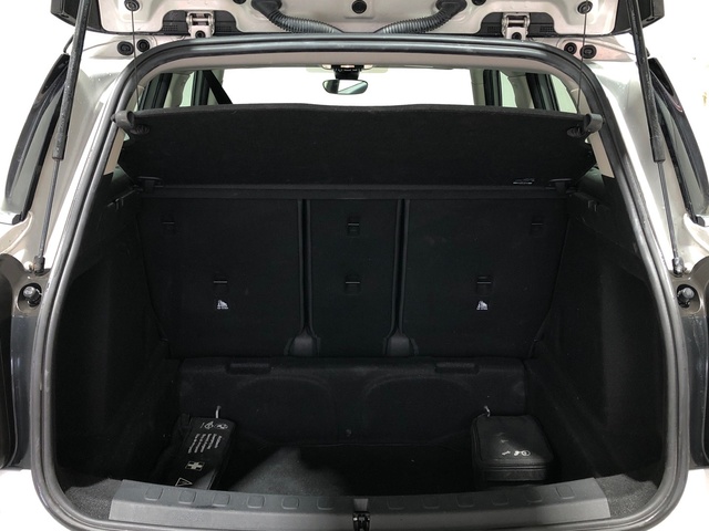 fotoG 12 del MINI MINI Countryman Cooper 100 kW (136 CV) 136cv Gasolina del 2022 en Madrid