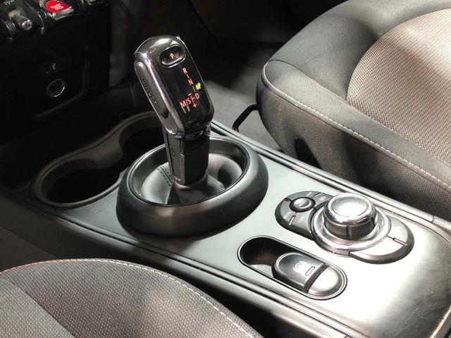 fotoG 16 del MINI MINI Countryman Cooper 100 kW (136 CV) 136cv Gasolina del 2022 en Madrid