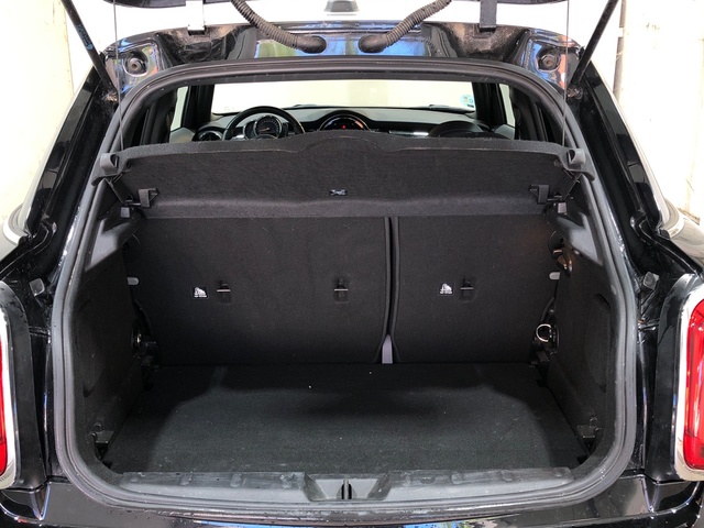 fotoG 12 del MINI MINI 5 Puertas Cooper 100 kW (136 CV) 136cv Gasolina del 2022 en Madrid