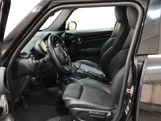 fotoG 19 del MINI MINI 5 Puertas Cooper 100 kW (136 CV) 136cv Gasolina del 2022 en Madrid