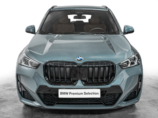 Fotos de BMW X1 sDrive20d color Verde. Año 2024. 120KW(163CV). Diésel. En concesionario Caetano Cuzco, Alcalá de Madrid
